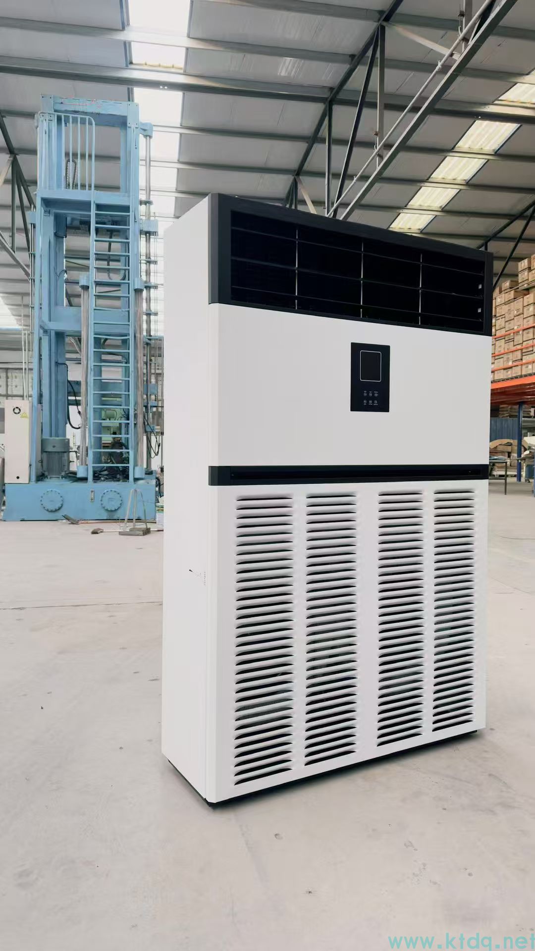 廠家供應(yīng)大型10匹商用水空調(diào) 冷暖兩用水冷空調(diào)井水柜機(jī)(圖4) 廠家供應(yīng)大型10匹商用水空調(diào) 冷暖兩用水冷空調(diào)井水柜機(jī)(圖4)